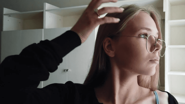 Cô nữ sinh kính cận quyến rũ - brjggepk.co.uk