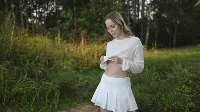 Stunning18 - Alice bên bờ hồ - brjggepk.co.uk