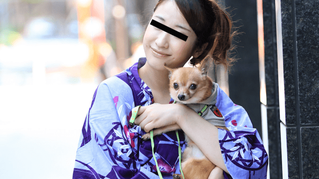 082423_01 - Người đẹp mặc yukata dắt chó đi dạo - brjggepk.co.uk